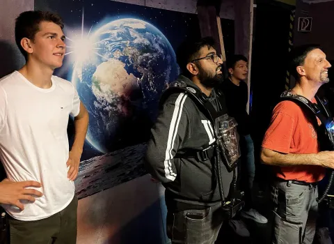 Azubis am Lasertag spielen bei Vitus König