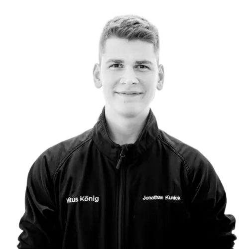 Der Elektroexperte J. Kunick der Firma Vitus König vor neutralen Hintergrund.